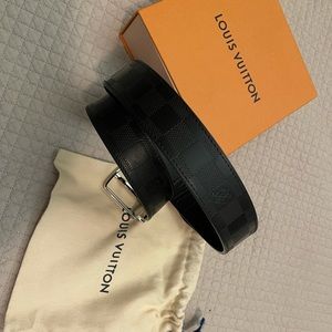 Louis Vuitton Men’s Reversible Belt. Size 36